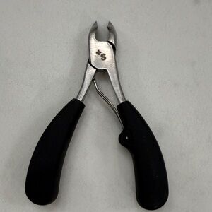 Like new. Heavy Duty Toe Nail Clipper with Black Handles